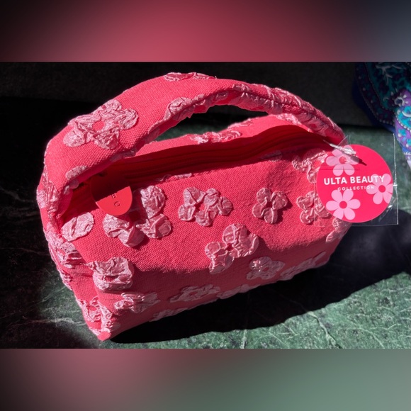 ✨Ulta Beauty Spring Makeup Sampler✨ - Picture 9 of 10